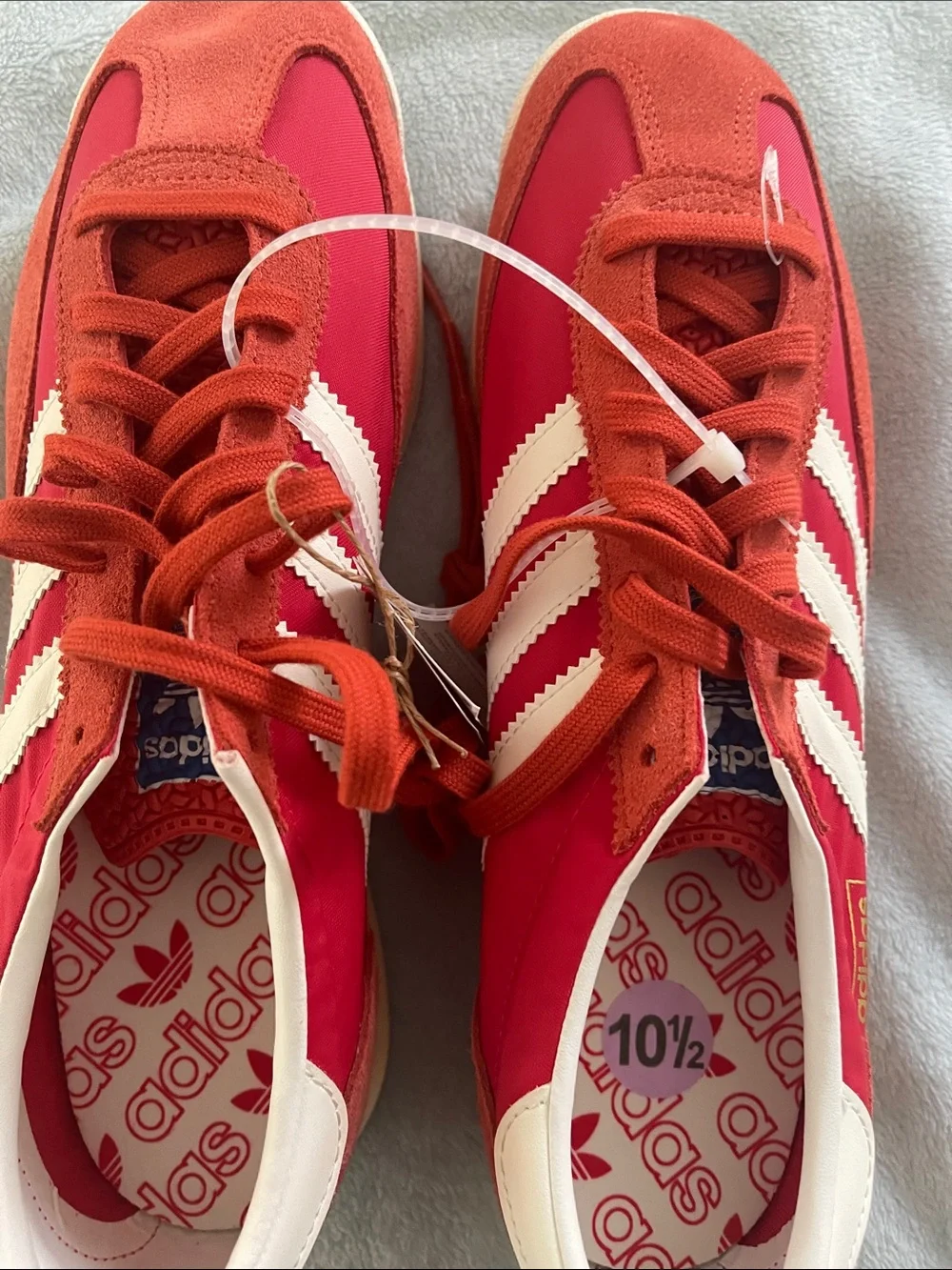 Men’s adidas Samba OG Red and White Retro Sneakers. Size 10 1/2